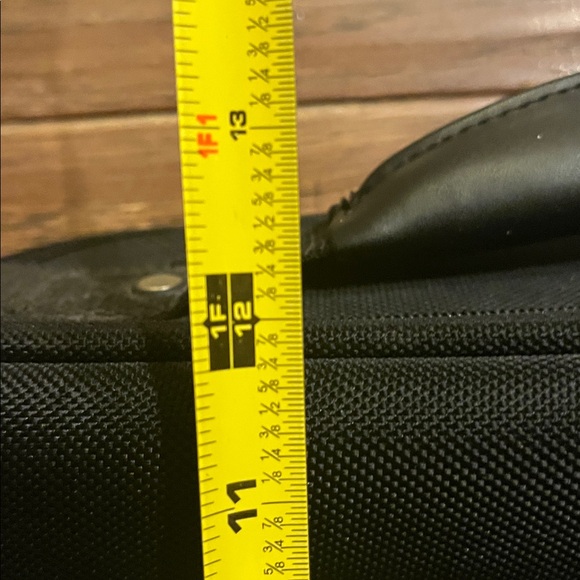 Foray 17"  Shoulder Laptop/Messenger Bag in Black and Gray - Picture 11 of 12